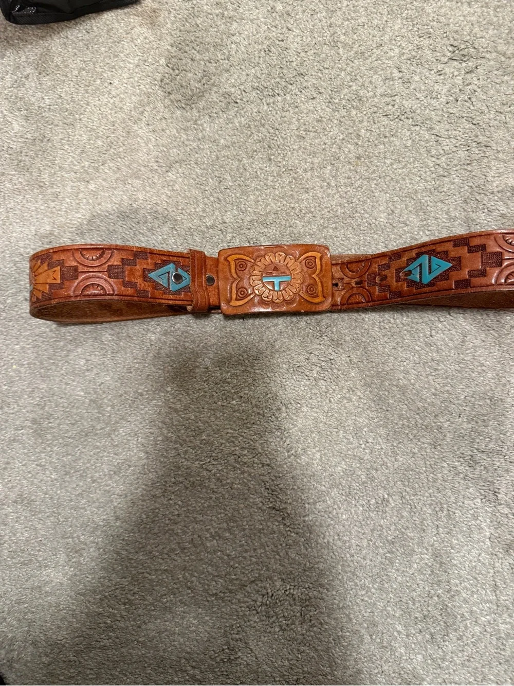 Beautiful Zuni tooled Leather Belt w/matching Buckle Aztec Genuine Leather🩵 - Picture 5 of 8